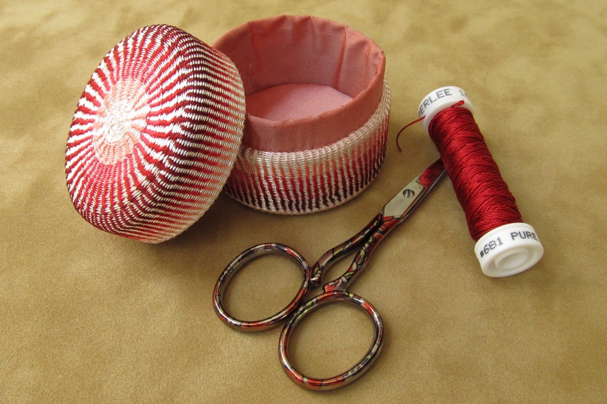 A Coyle of Sylver Trynket Boxe